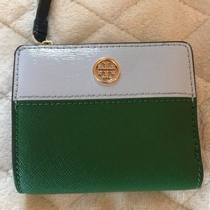 Tory Burch Snap Small Wallet